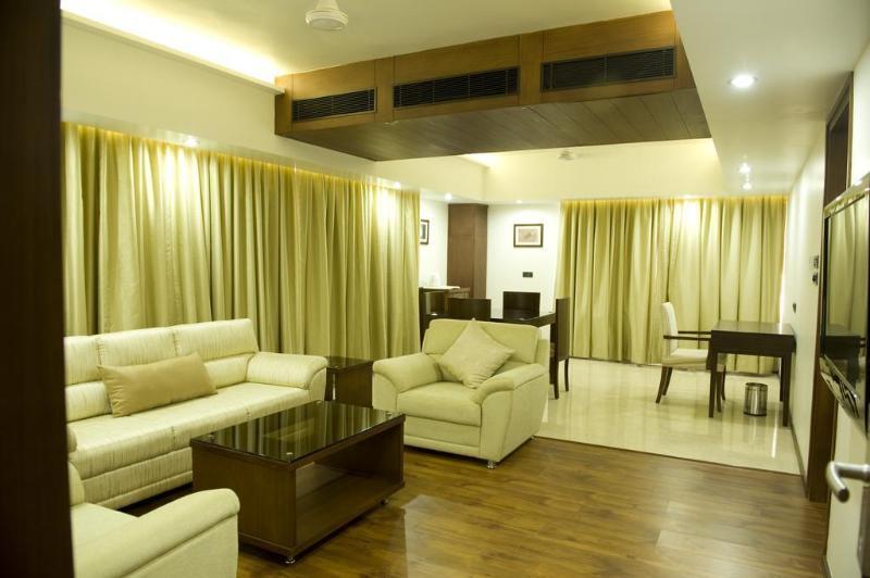 The Ocean Pearl Hotel Mangalore Exterior photo