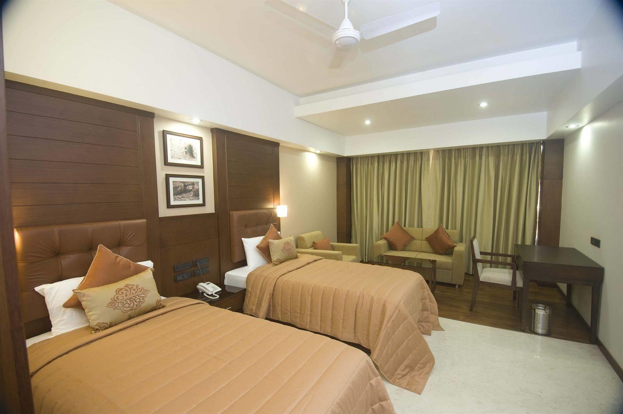 The Ocean Pearl Hotel Mangalore Exterior photo