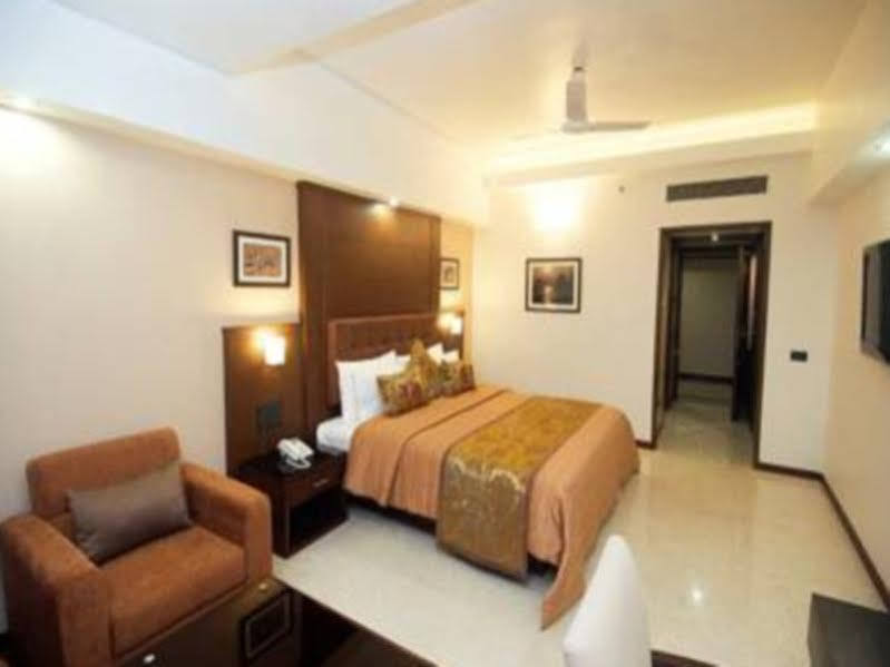 The Ocean Pearl Hotel Mangalore Exterior photo