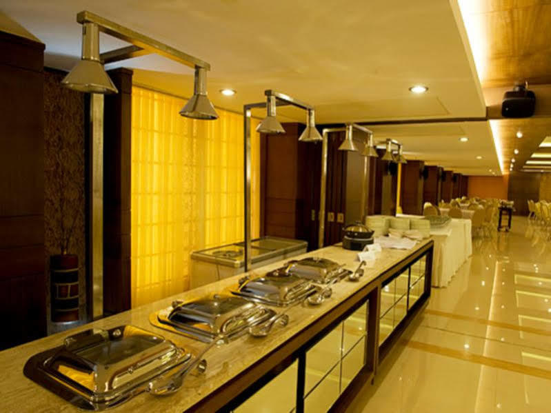 The Ocean Pearl Hotel Mangalore Exterior photo