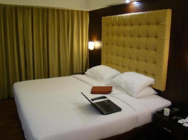 The Ocean Pearl Hotel Mangalore Exterior photo